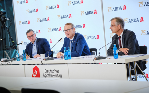 Deutscher Apothekertag - Umfragewerte aus der Apothekerschaft zeigen: Politisches Handeln ist dringend erforderlich! - Foto: presseportal.de