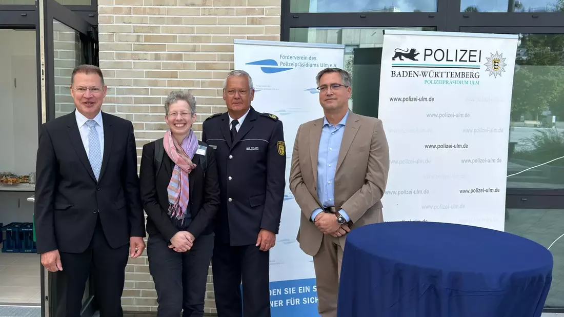 POL-UL: (UL) Blaustein - Neuer Polizeiposten Blaustein offiziell eingeweiht Neubeginn in Blaustein, der Polizeiposten ist umgezogen und wurde am Montag 15.09.2025 offiziell eingeweiht. - Bild: presseportal.de