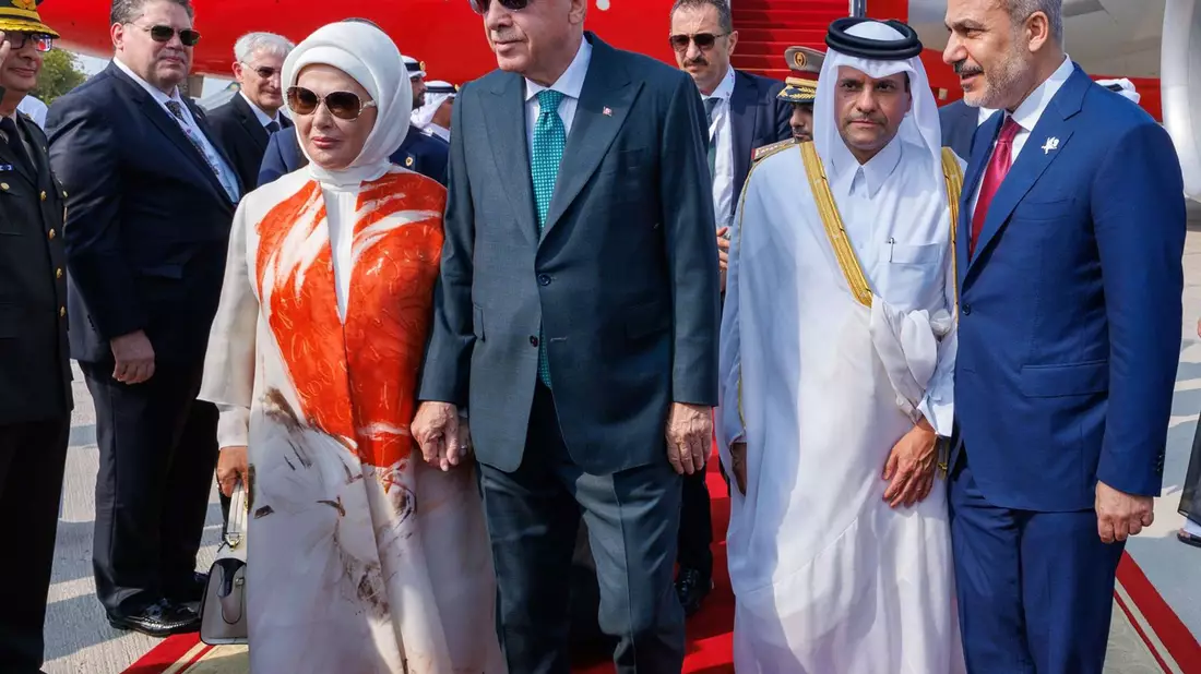 Staats- und Regierungschefs von fast 60 arabischen und islamischen Staaten sind bei einem Sondergipfel in Katar. - Bild: Qatar News Agency/APA via ZUMA Press Wire/dpa