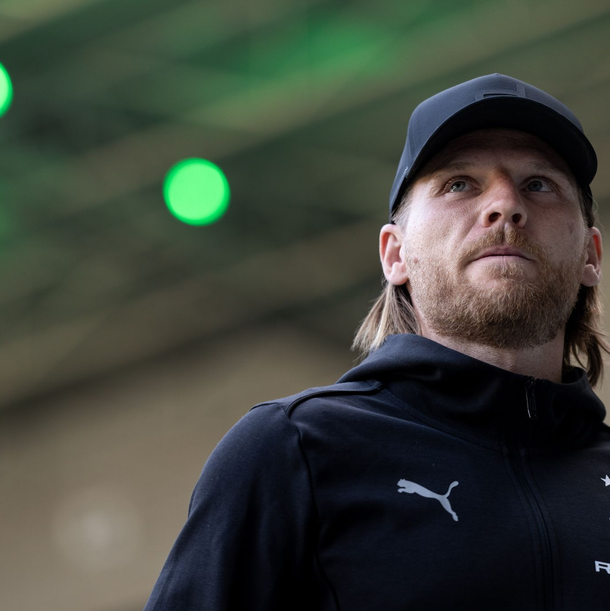 Er soll die Mannschaft nach der Trennung von Seoane erstmal übermehen.  - Foto: Fabian Strauch/dpa