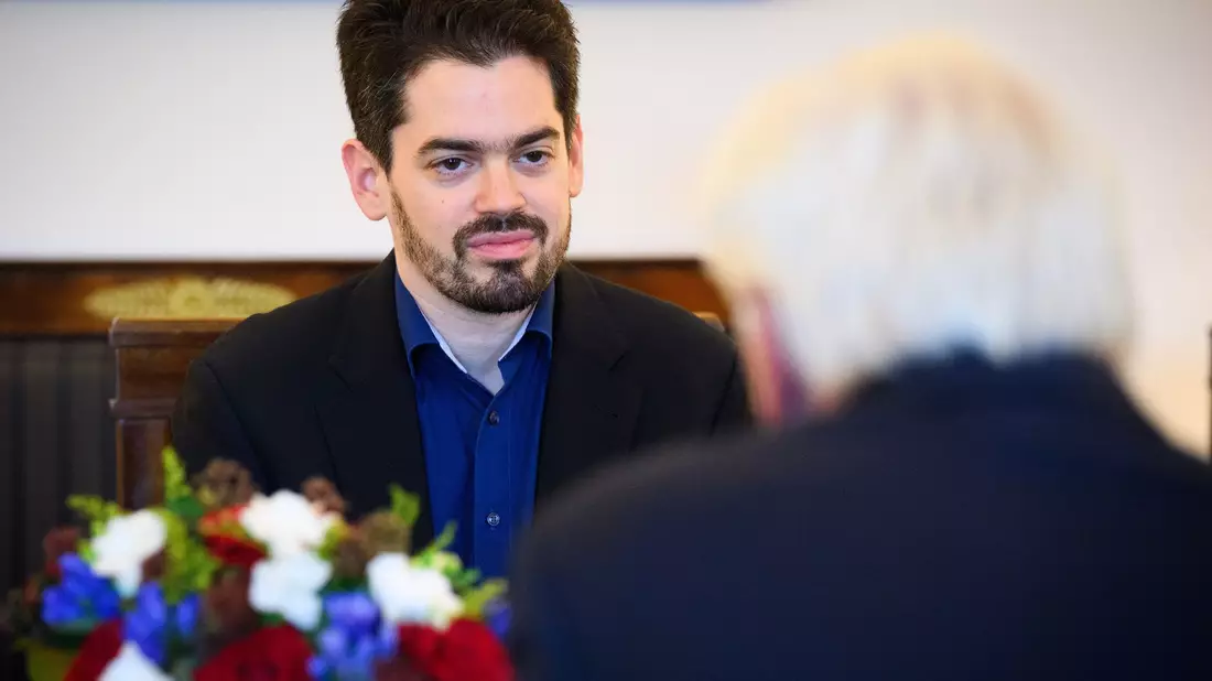 Lahav Shani wurde in Belgien ausgeladen - nun gibt es Gesten der Solidarität, auch durch den Bundespräsidenten.  - Bild: Bernd von Jutrczenka/dpa