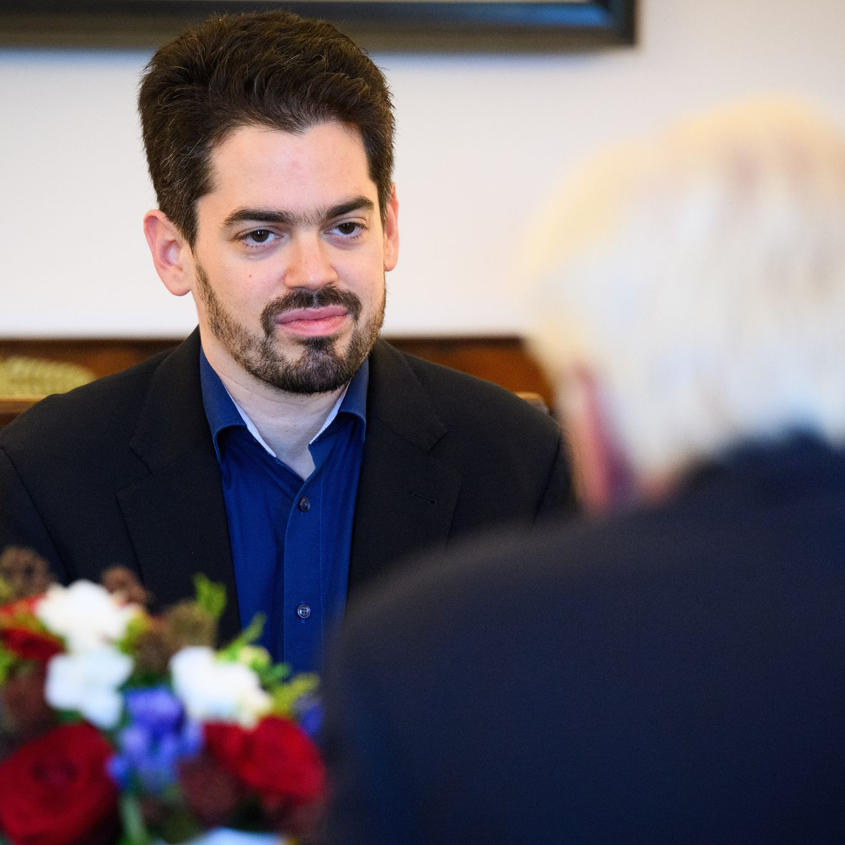 Lahav Shani wurde in Belgien ausgeladen - nun gibt es Gesten der Solidarität, auch durch den Bundespräsidenten.  - Foto: Bernd von Jutrczenka/dpa