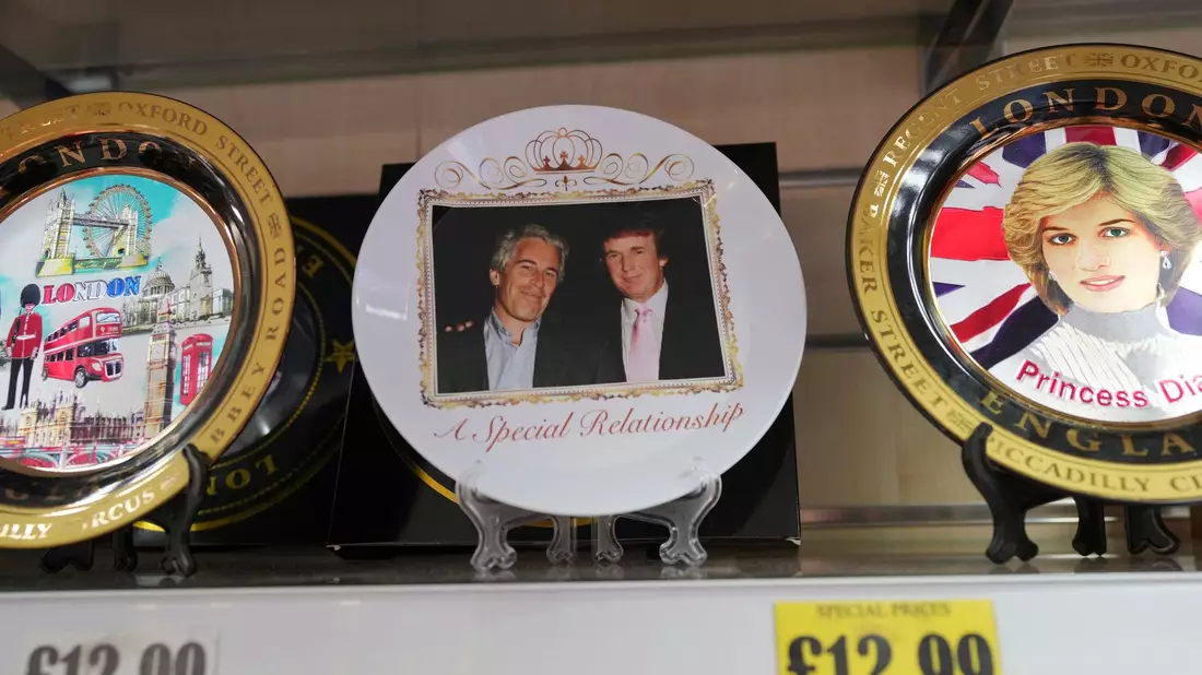 Es gibt Spekulationen um Epstein und Trump (Archivbild).  - Bild: Kin Cheung/AP/dpa