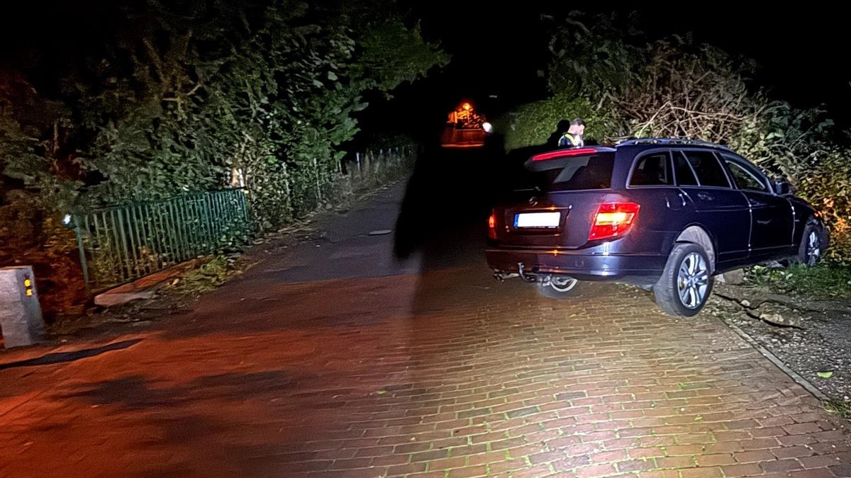 POL-CE: PKW durchbricht Brückengeländer - Foto: presseportal.de