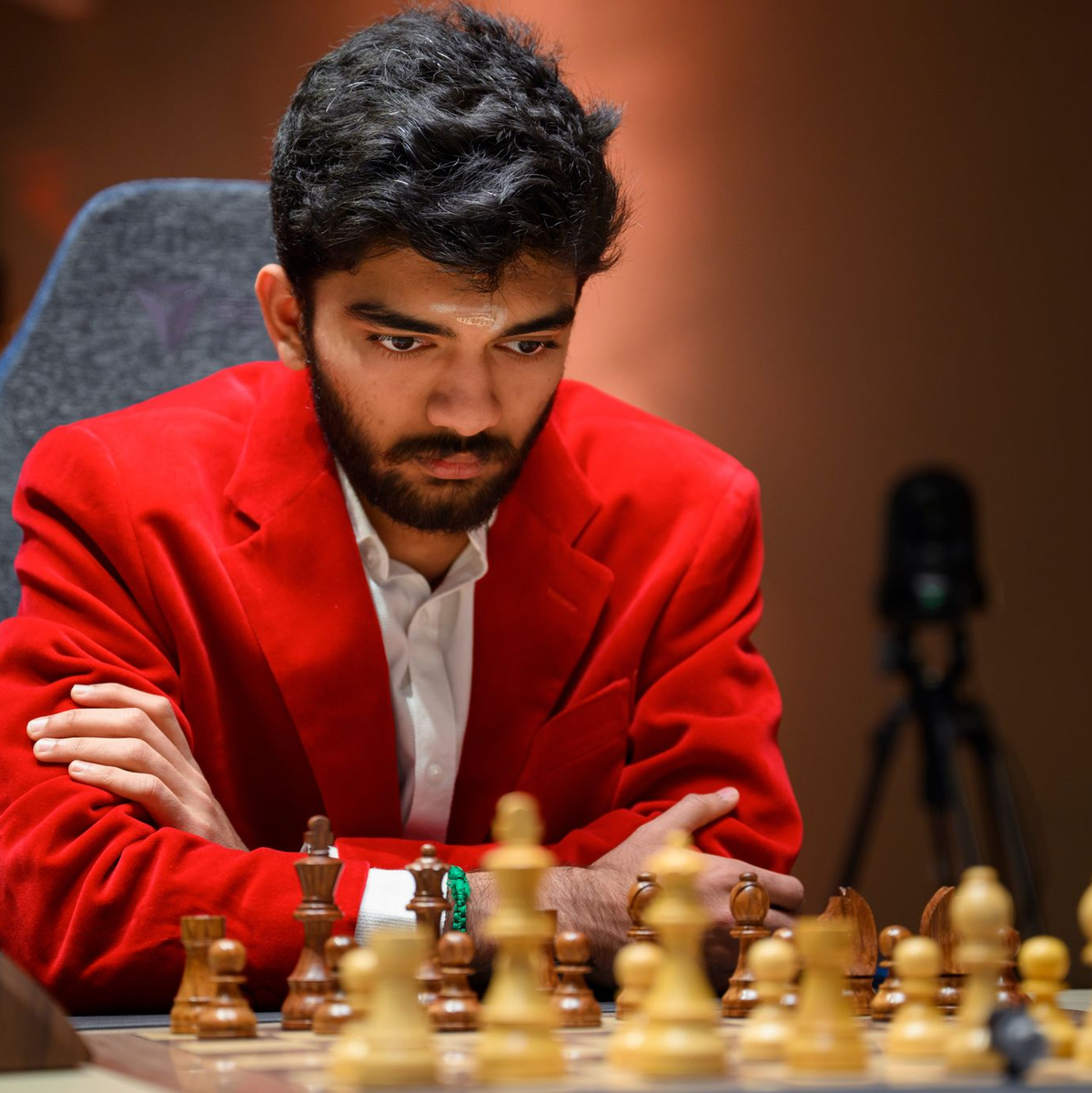 Könnte einen deutschen Herausforderer bekommen: Dommaraju Gukesh. - Foto: Gregor Fischer/dpa