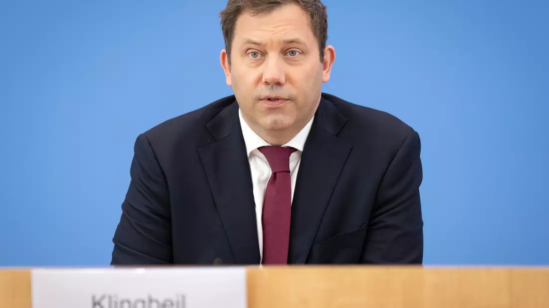 Das Bundesfinanzministerium hat den mittelfristigen finanzpolitisch-strukturellen Plan im Juli in Brüssel eingereicht. - Bild: Soeren Stache/dpa