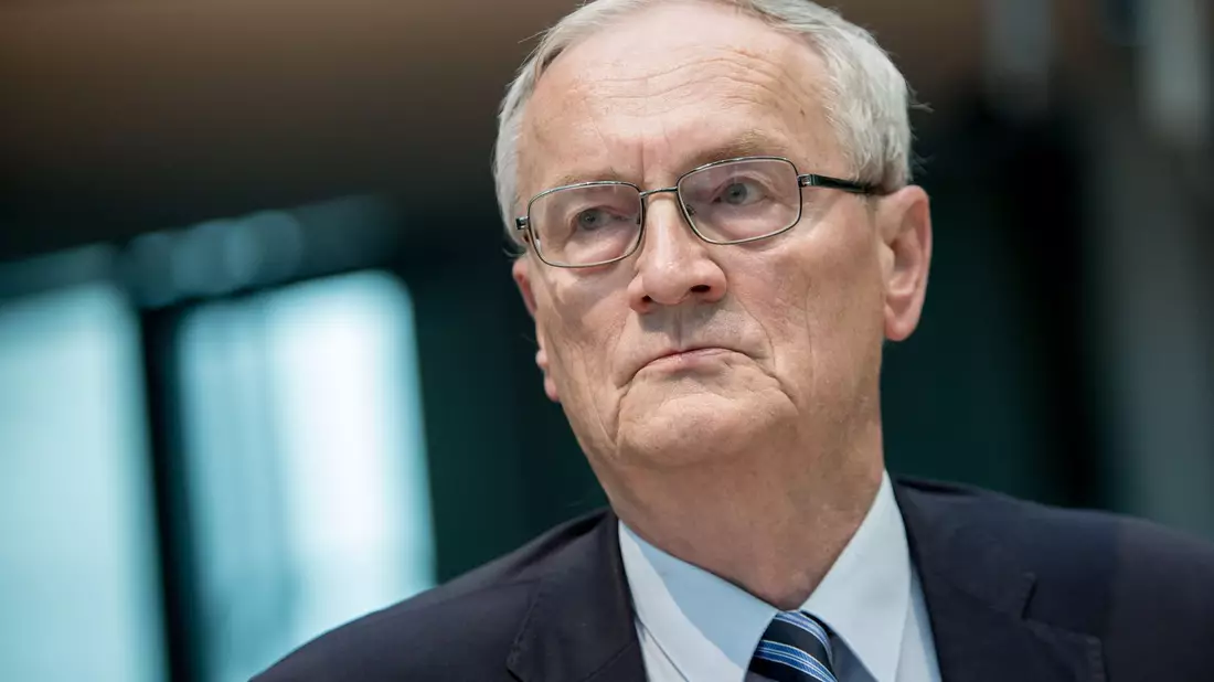 Die Hamburger Staatsanwaltschaft ermittelt gegen den früheren BND-Chef August Hanning. (Archivbild) - Bild: picture alliance / dpa