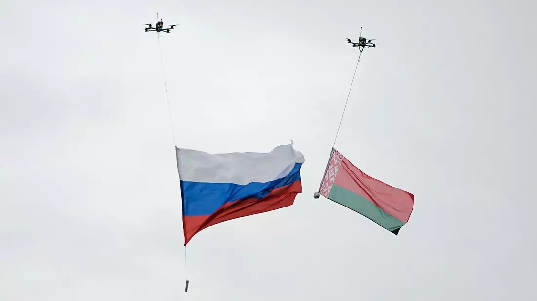 Die russische Armee kooperiert eng mit den Streitkräften von Belarus.  - Bild: Pavel Bednyakov/AP/dpa