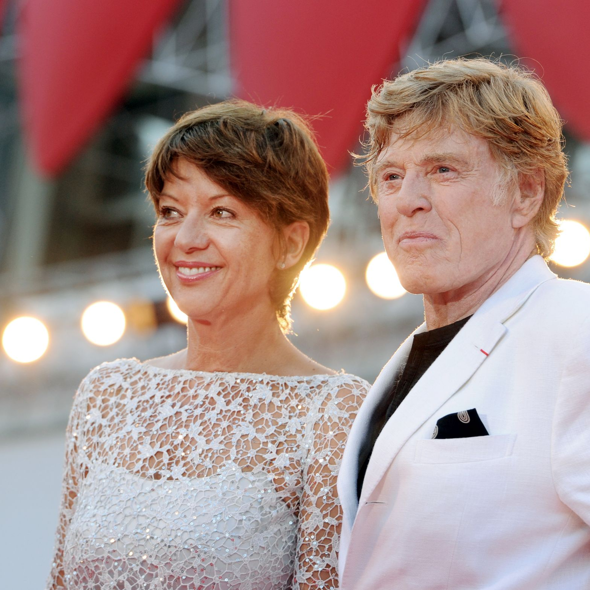 Redford mit seiner Frau Sibylle Szaggars. (Archivbild) - Foto: Jens Kalaene/dpa-Zentralbild/dpa