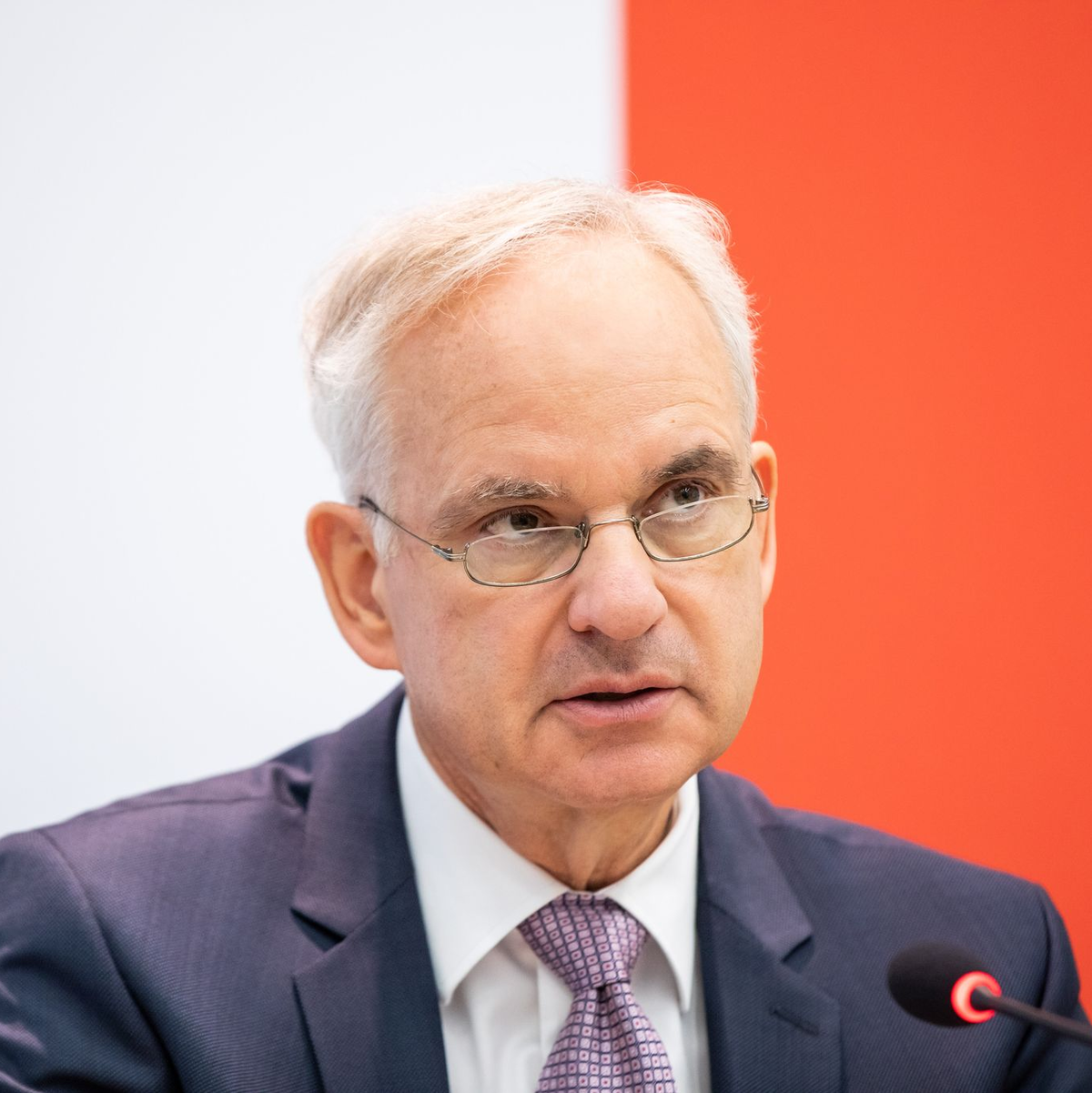 Der langjährige Chef des Energiekonzerns Eon, Johannes Teyssen, soll den Aufsichtsrat von Lufthansa leiten (Archivbild) - Foto: Marcel Kusch/dpa