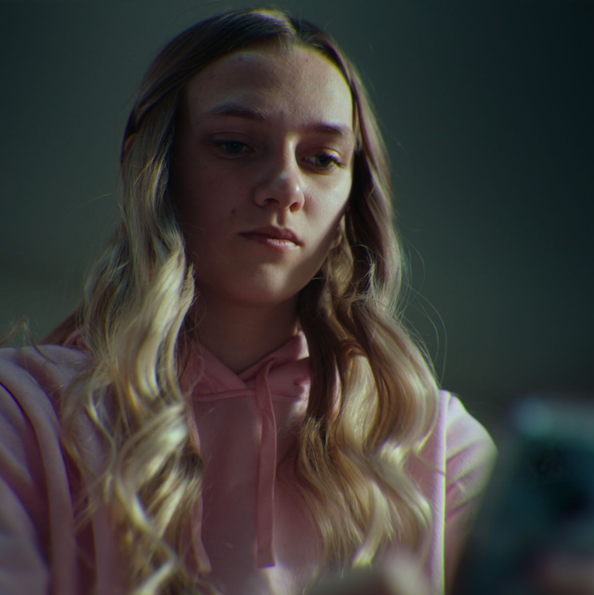 Das Stalking gegen Lauryn nimmt ungeheuerliche Ausmaße an. - Foto: Netflix/dpa