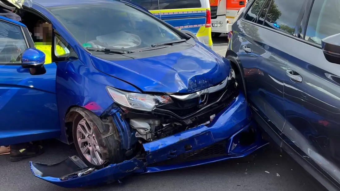 POL-HA: Unfall beim Linksabbiegen: Zwei Leichtverletzte - Bild: presseportal.de