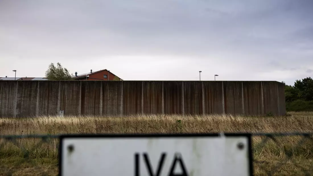 Blick auf die Justizvollzugsanstalt Sehnde in der Region Hannover.  - Bild: Moritz Frankenberg/dpa