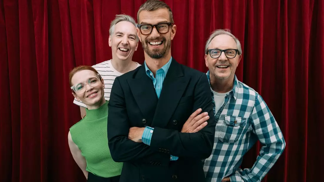 Karoline Herfurth Olli Schulz Joko Winterscheidt Olli Dittrich Wer stiehlt mir die Show? - Bild: Joyn/Julian Mathieu, presseportal.de