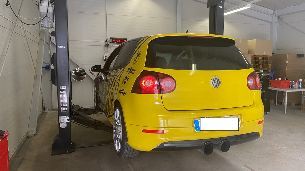 POL-PDTR: Kontrolle an Safety-Days - Verkehrsunsicheren VW Golf GTI aus dem Verkehr gezogen - Foto: presseportal.de