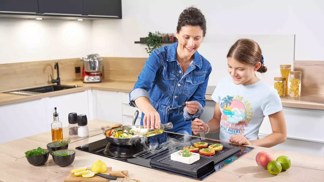 Flexibel kochen, saubere Luft - ORANIER präsentiert Centerline-Kochfeldabzüge und Plasmafilter - Bild: presseportal.de