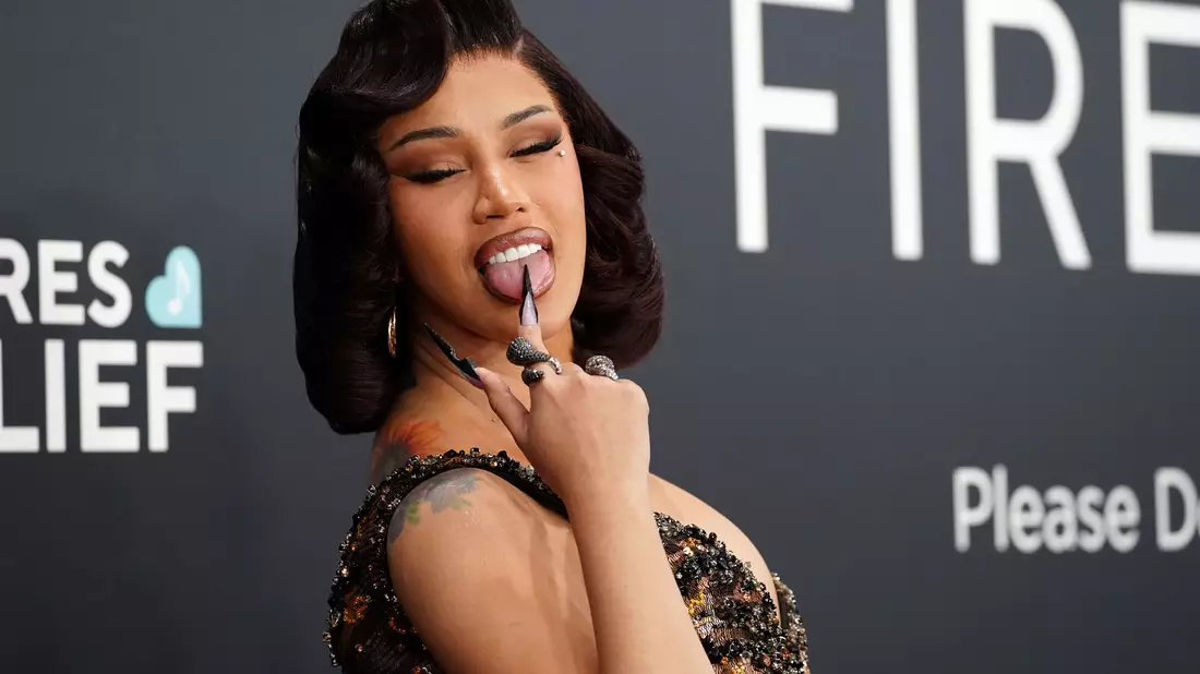 Cardi B ist erneut schwanger. (Archivbild) - Bild: Jordan Strauss/Invision/dpa