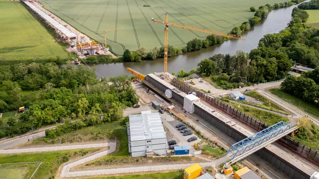 Haushaltslücke droht Verkehrsprojekte zu verzögern (Foto-Archiv). - Bild: Jan Woitas/dpa