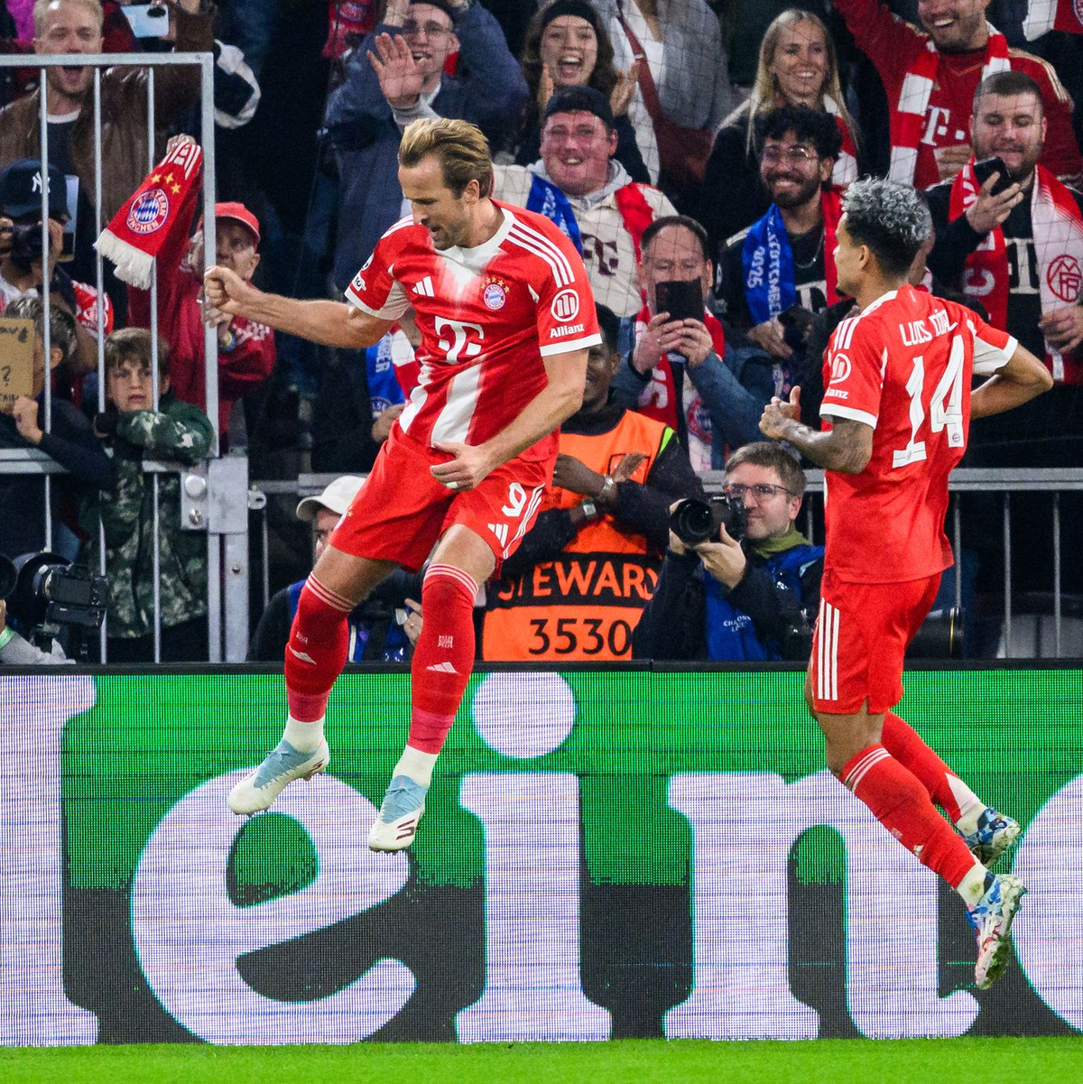 Unter Vincent Kompany ging es für den FC Bayern fast nur nach oben - Foto: Tom Weller/dpa