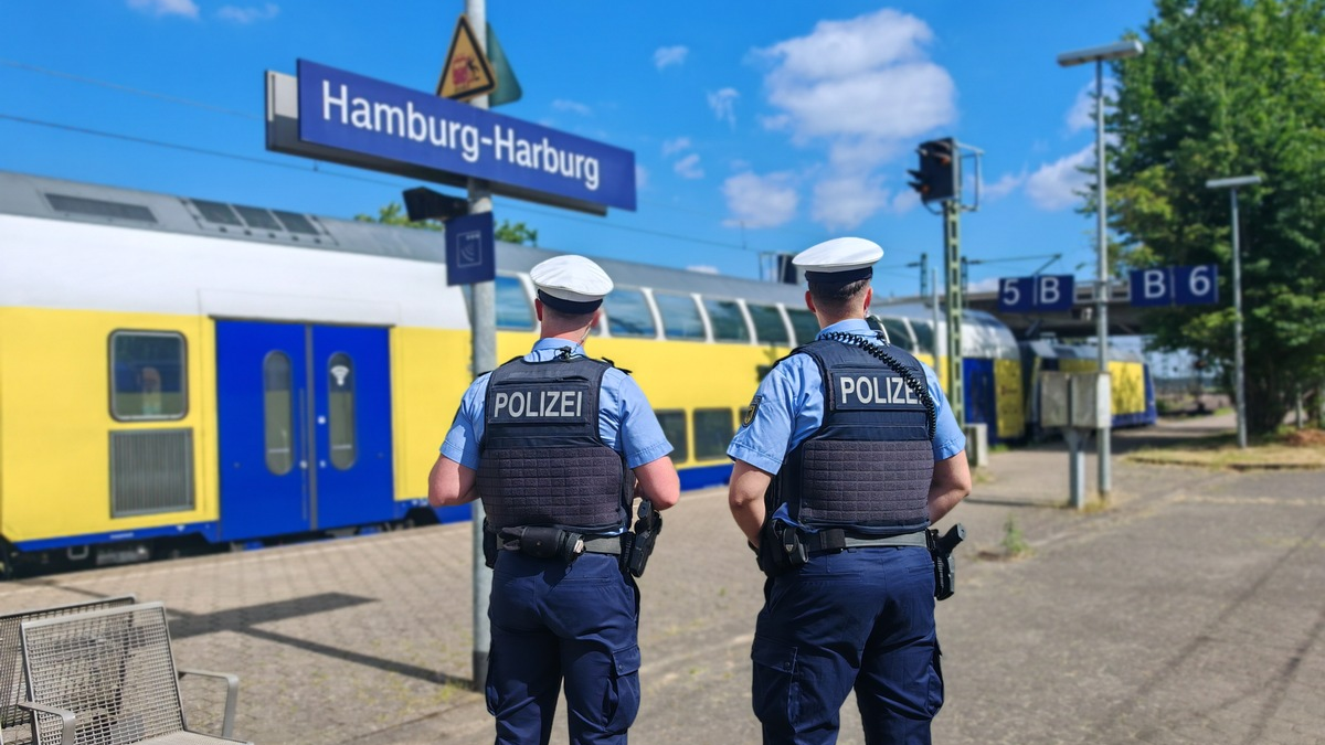 BPOL-HH: In den falschen Zug gestiegen: Mann zieht während der Fahrt einfach die Notbremse! - Foto: presseportal.de