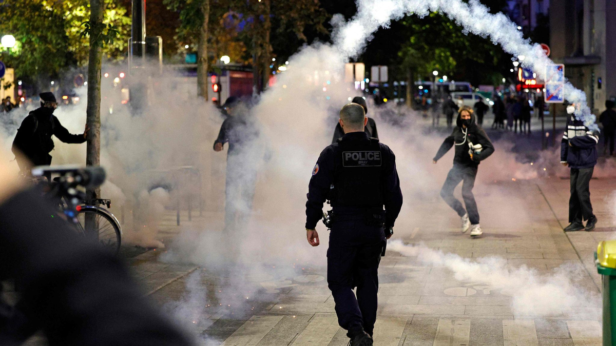 Schon am Morgen gab es bei dem Protesttag einige Festnahmen. - Foto: Geoffroy Van Der Hasselt/AFP/dpa