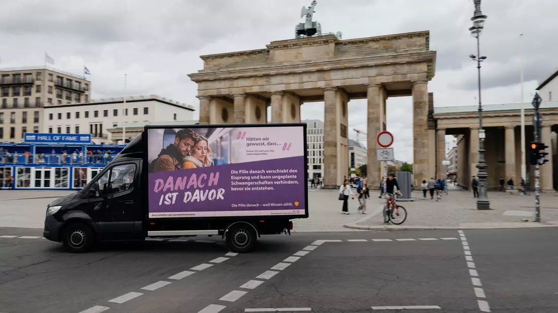 Plakatkampagne im Berliner Regierungsviertel kurzfristig gestoppt: Aufklärungskampagne Danach ist Davor räumt mit Vorurteilen über Notfallverhütung auf - Bild: presseportal.de
