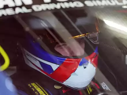 Kaum fährt er in einem siegfähigen Auto, gewinnt Verstappen auf der Nordschleife. (Archivbild) - Foto: Thomas Frey/dpa