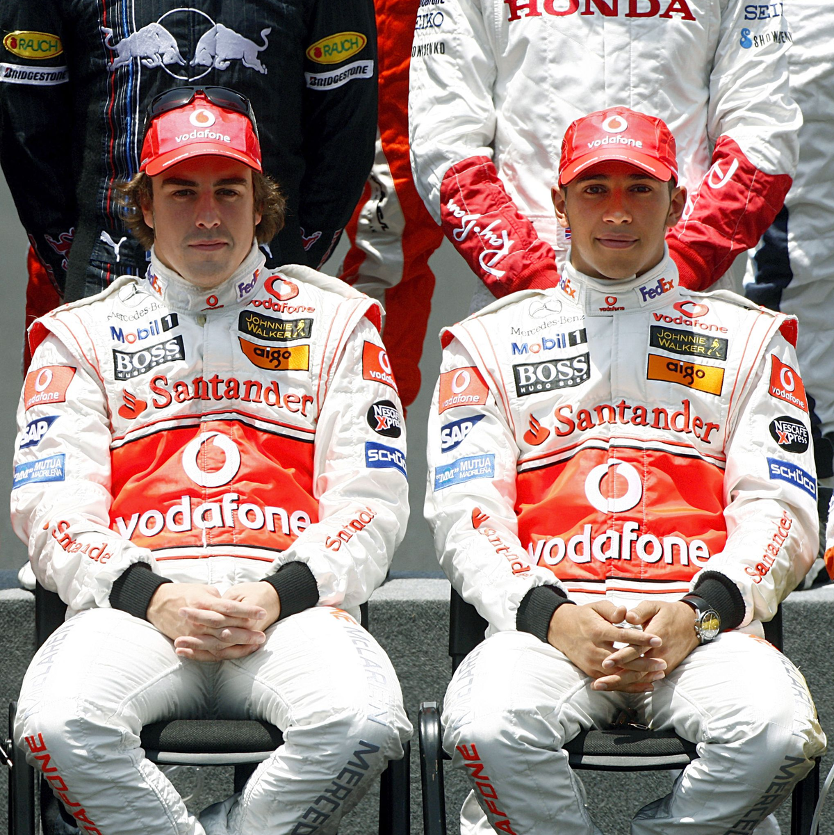 Keine besten Freunde - damals kostete ein Giftduell einem der McLaren-Fahrer die WM. - Foto: picture alliance / dpa