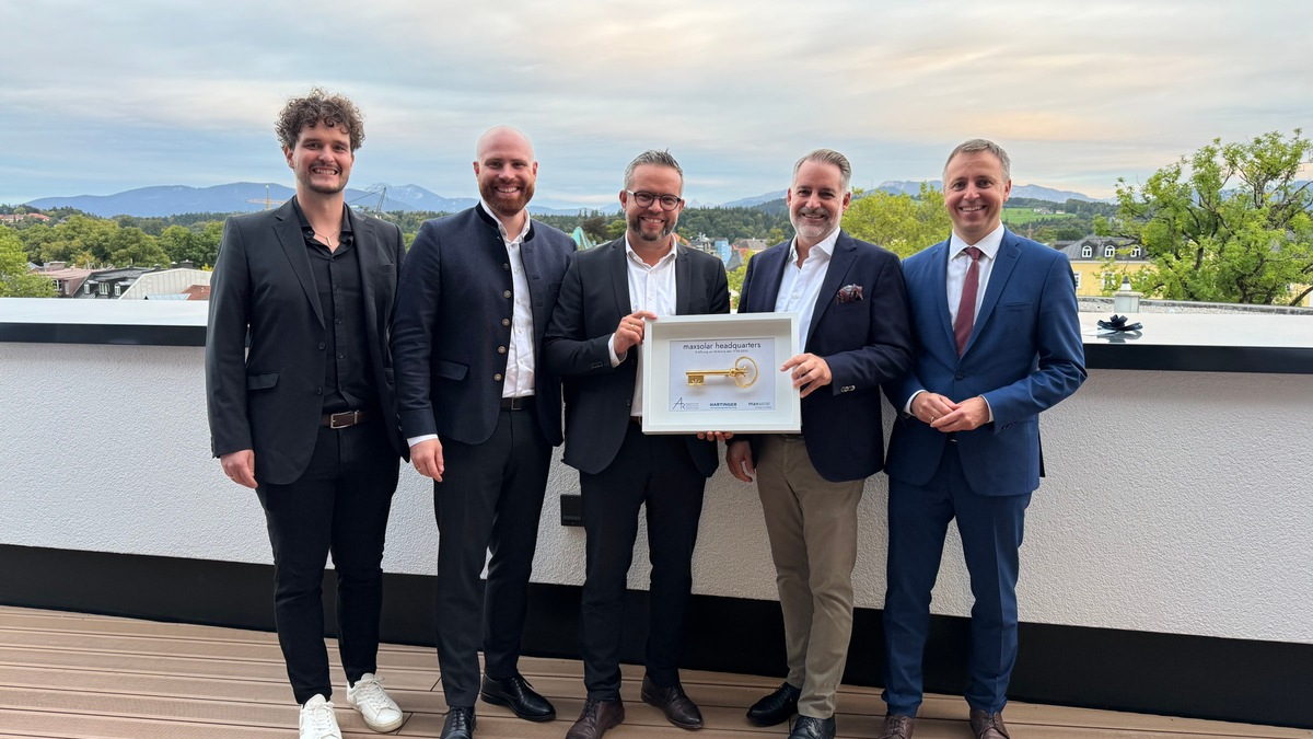 MaxSolar weiht neue Firmenzentrale am Traunsteiner Bahnhof ein - Foto: presseportal.de