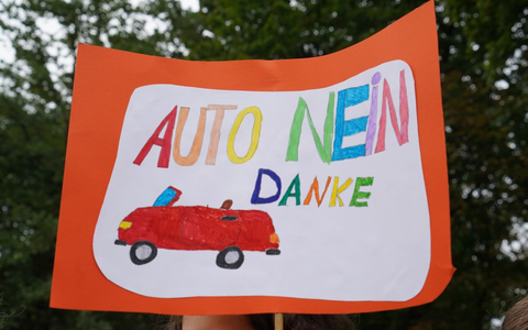 POL-DO: Einrichtung einer temporären Schulstraße an der Elisabethschule in Lünen-Brambauer: Projekt zur Vermeidung gefährlicher Park- und Wendemanöver an Schulen durch Elterntaxis - Foto: presseportal.de