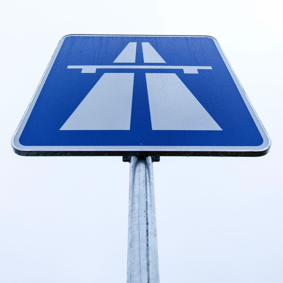 Es geht um viele Autobahnprojekte. - Foto: Friso Gentsch/dpa