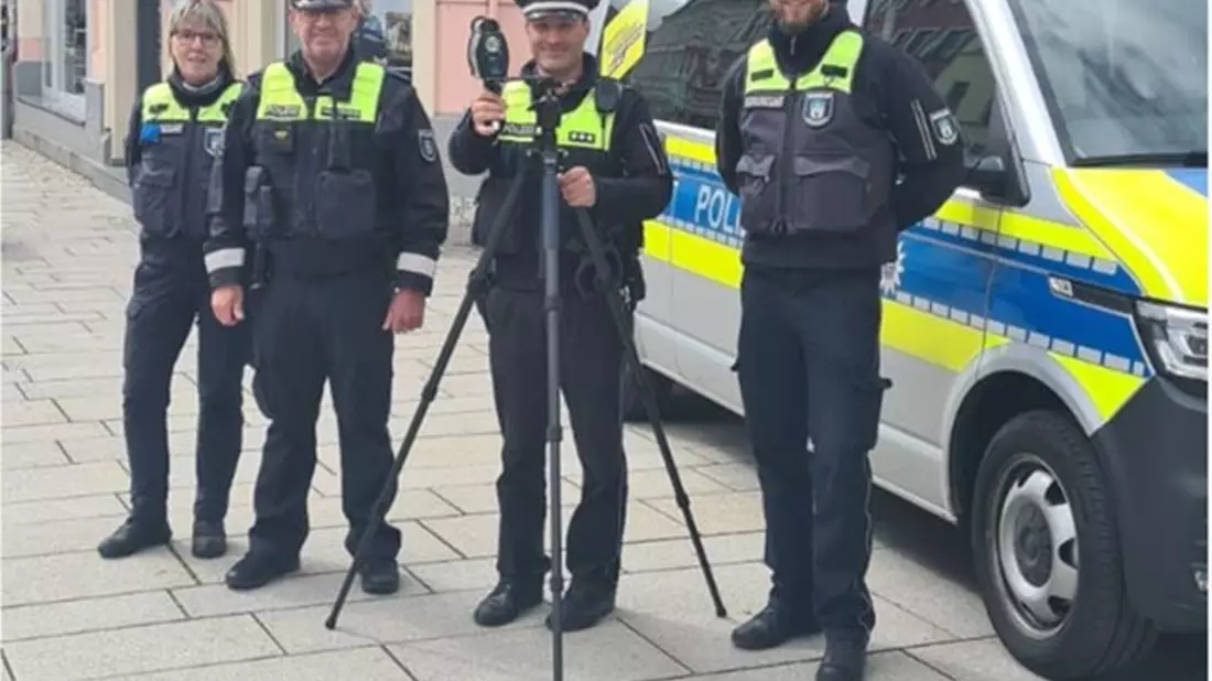 LPI-SHL: Kontrollen in der Meininger Fußgängerzone im Rahmen der Roadpol-Aktion Safety Days - Bild: presseportal.de