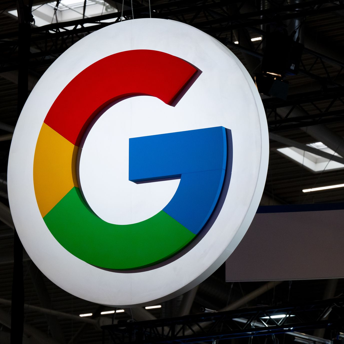 Google soll stärker reguliert und steuerlich in die Pflicht genommen werden, fordert der Kulturstaatsminister. (Symbolbild) - Foto: Sven Hoppe/dpa