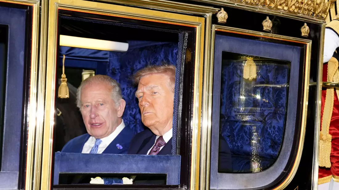 Der König und der Präsident fuhren gemeinsam in einer pompösen Kutsche. - Bild: Jordan Pettitt/PA Wire/dpa