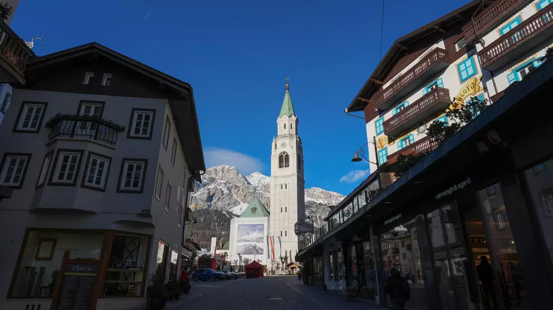 In der Nähe von Cortina d'Ampezzo stürzte ein Deutscher zu Tode. (Archivbild) - Bild: Giovanni Auletta/AP/dpa