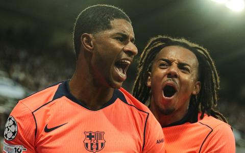 Marcus Rashford (links) traf doppelt für den FC Barcelona - Foto: Jon Super/AP/dpa