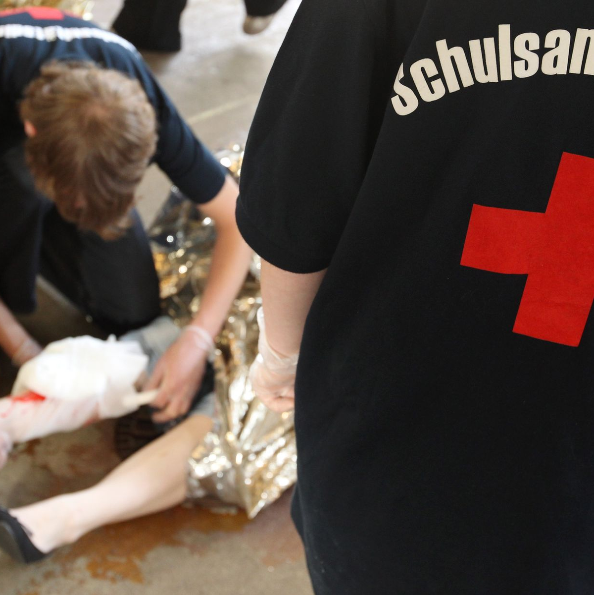 In Hessen und dem Saarland sind Wiederbelebungskurse in der Schule bereits Pflicht, NRW will folgen. (Symbolbild) - Foto: picture alliance / dpa