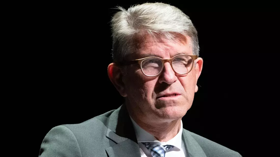 Kulturstaatsminister Wolfram Weimer äußert sich bestürzt über Antisemitismus in der Kulturszene. (Archivbild) - Bild: Soeren Stache/dpa