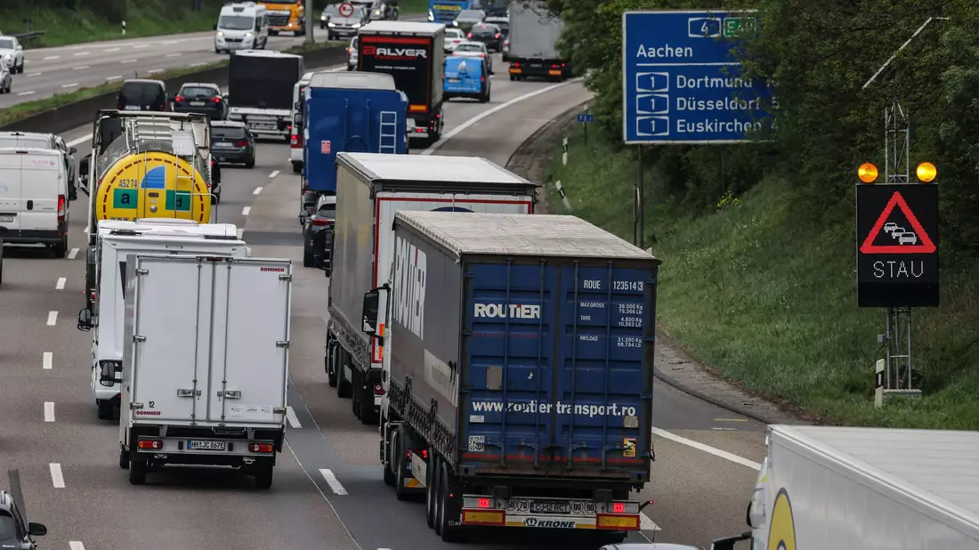 Autobahn-Projekten in NRW drohen Finanzierungslücken. (Archivbild) - Bild: Oliver Berg/dpa
