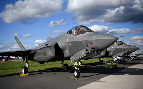 Laut Nato haben italienische Kampfpiloten die russischen Flugzeuge mit Jets vom Typ F-35 abgefangen. (Archivbild)  - Foto: Britta Pedersen/dpa-Zentralbild/dpa
