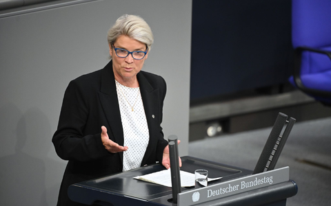 Ein Rauchverbot im Auto soll Schwangere und Minderjährige vor den Gefahren des Passivrauchens schützen, die CDU-Politikerin Borchardt warnt vor Symbolpolitik. (Symbolbild) - Foto: Katharina Kausche/dpa