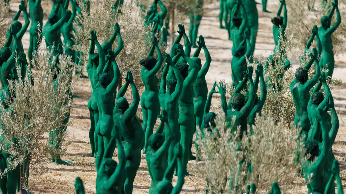Tunick engagiert nach eigenen Worten keine Profi-Models. - Bild: Álex Cámara/EUROPA PRESS/dpa