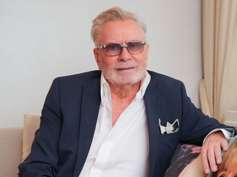 Sammelt gerne Lippenstifte: der Berliner Visagist René Koch. - Foto: Soeren Stache/dpa