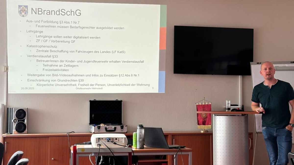 FW Helmstedt: Führungskräfte der Ortsfeuerwehr Helmstedt bilden sich in Haldensleben fort - Foto: presseportal.de