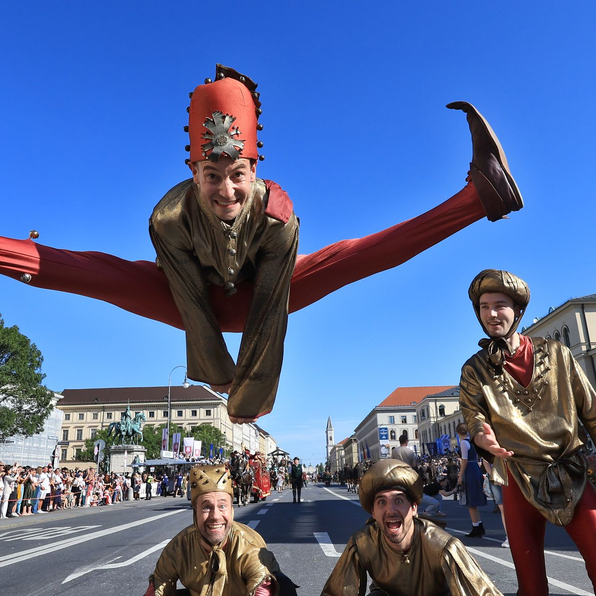 Eine Schefflergruppe beim Trachtenumzug in München. - Foto: Karl-Josef Hildenbrand/dpa