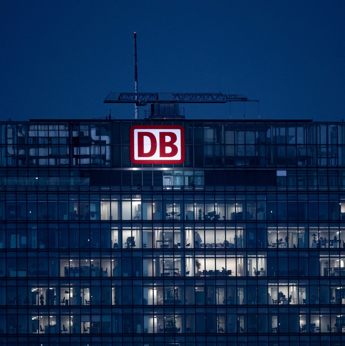 Die Bahn bekommt aus dem Verkehrsministerium eine neue Strategie. (Archivbild) - Foto: Fabian Sommer/dpa