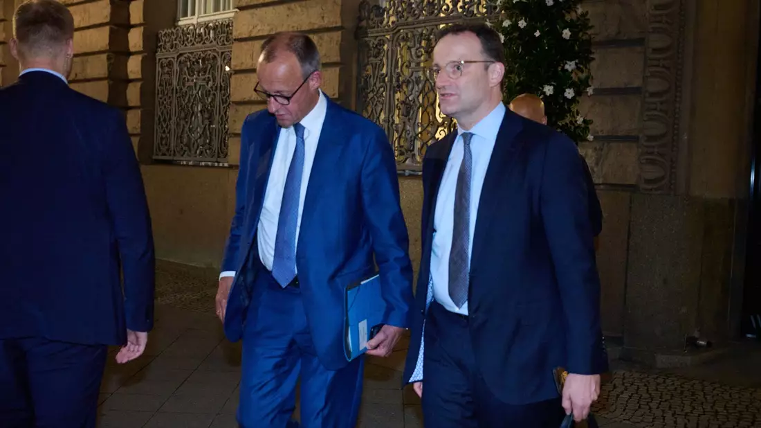 Für die gescheiterte Richterwahl im Juli machten viele Abgeordnete Unionsfraktionschef Jens Spahn (CDU) verantwortlich. (Archivfoto) - Bild: Annette Riedl/dpa