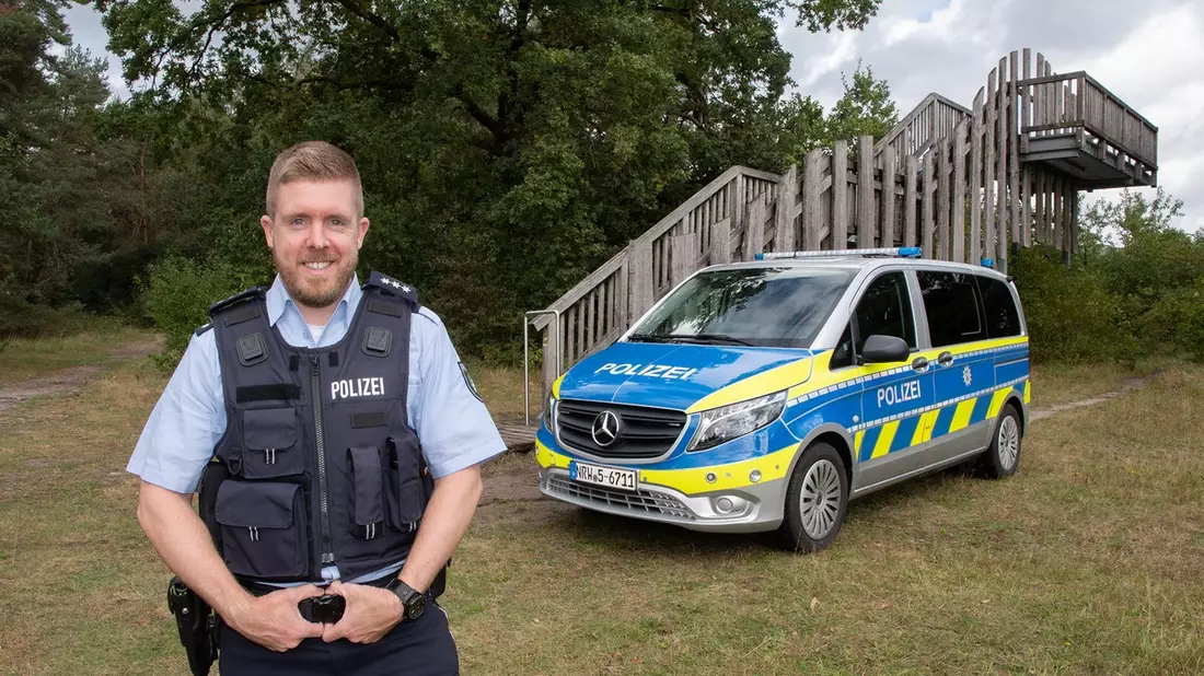 POL-LIP: Augustdorf. Polizeihauptkommissar Jörn Fischer ist neu im Bezirksdienst. - Bild: presseportal.de