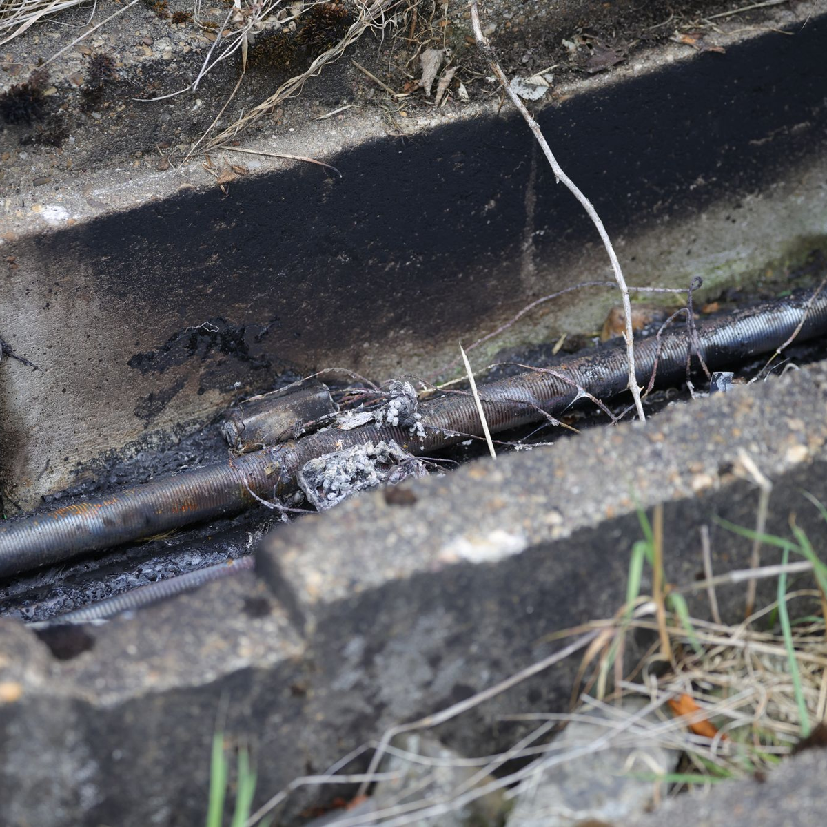 Anschlag auf die Bahnstrecke  - Foto: Christoph Reichwein/dpa
