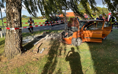 POL-MI: Schwerer Verkehrsunfall in Petershagen OT Frille, PKW kollidiert mit Traktor - zwei Personen schwer verletzt - Foto: presseportal.de